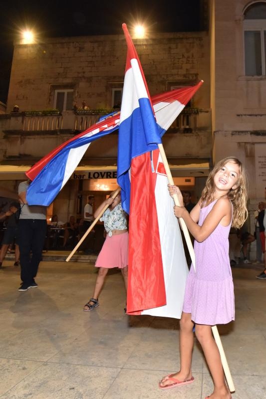 Svečani doček brončanog Stipe Žunića na Narodnom trgu