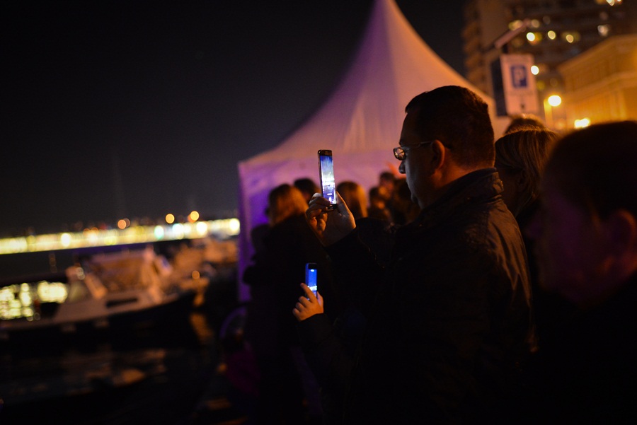 Zadrani oduševljeni hologramskim božićnim drvcem