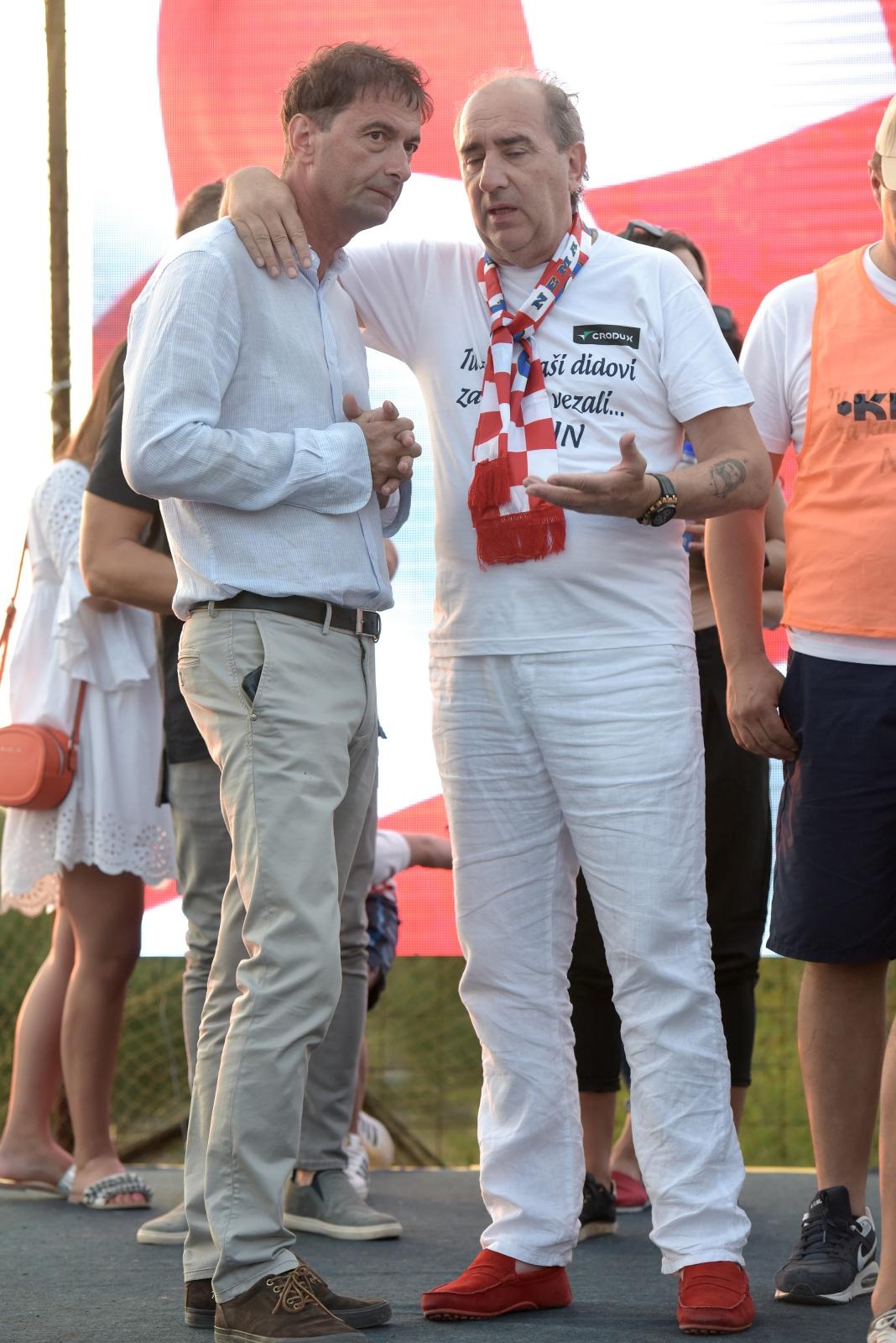 U rodnom Nadinu priređen doček za srebrnog reprezentativca Šimu Vrsaljka