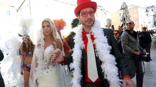 Splitski karneval: Vjenčanje Ave Karabatić i Ivana Pernara na splitskoj rivi