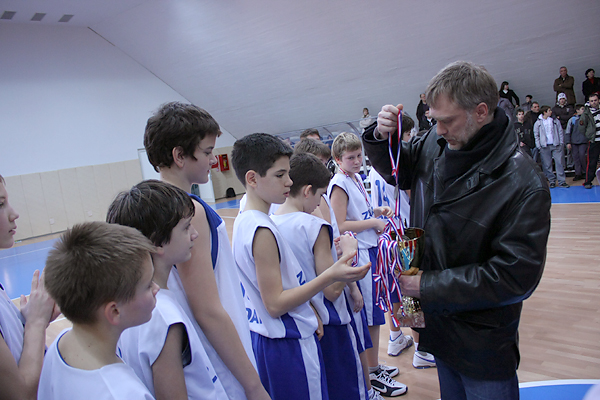 Podjela medalja na Božićnom košarkaškom turniru