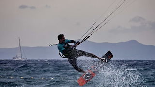 Kiteri i surferi uživali u jakom jugu