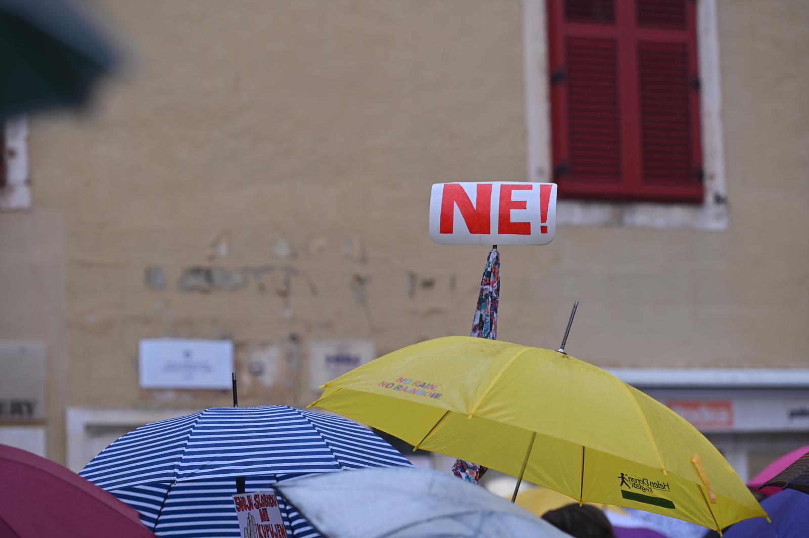 U Zadru novi prosvjed protiv covid potvrda