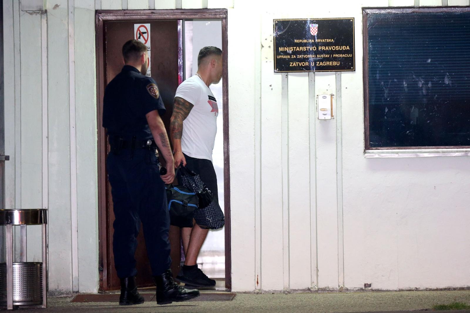 Darko Kovačević Daruvarac stigao je u Remetinec na odsluženje kazne! Darko Kovačević Daruvarac stigao je u Remetinec na odsluženje kazne!