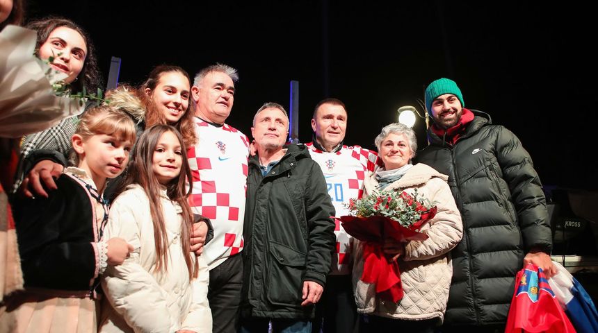 Veličanstveni doček brončanog Joška Gvardiola @ Novigrad Veličanstveni doček brončanog Joška Gvardiola @ Novigrad