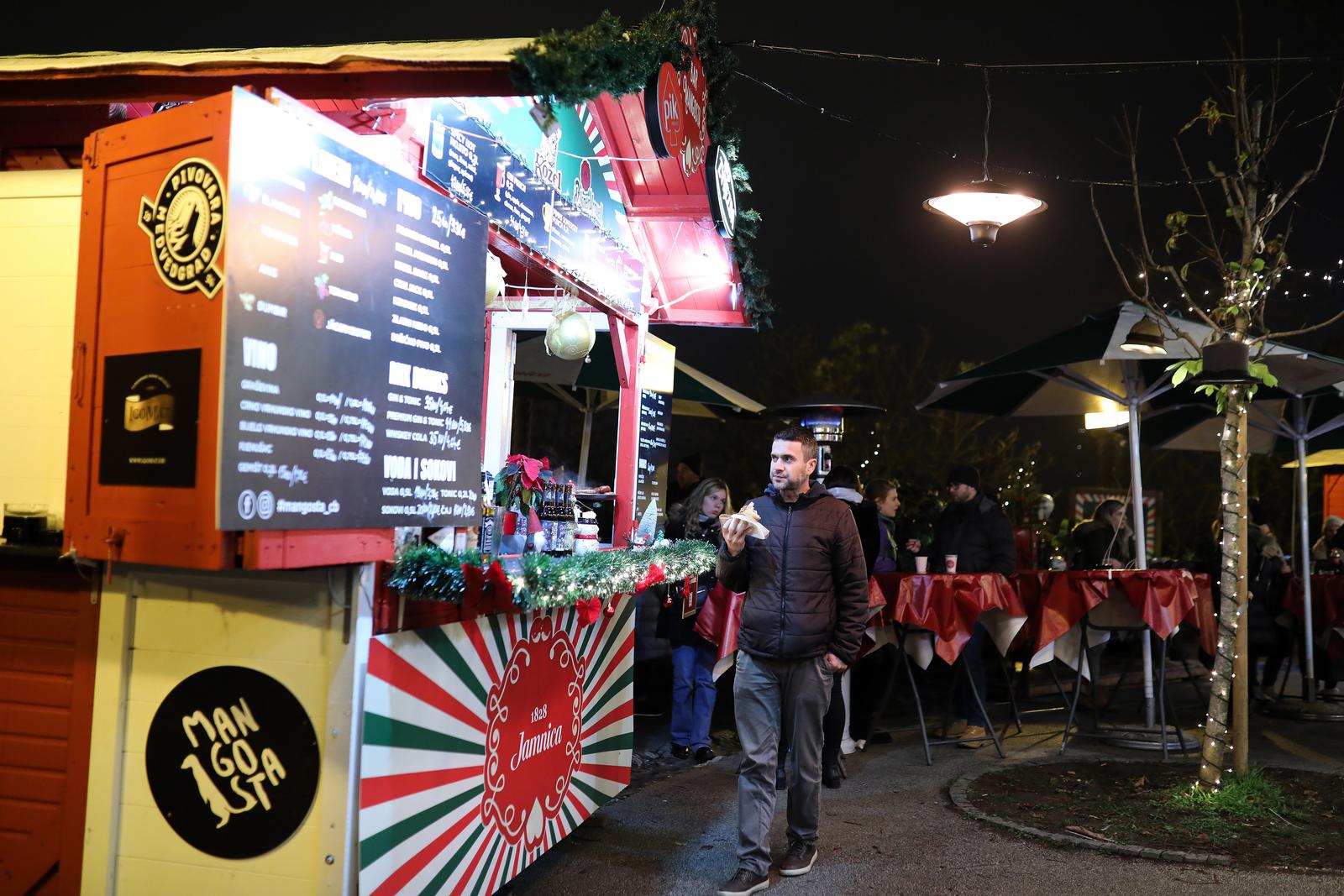 Zagrebački Advent ove godine pun je svjetla i šarenila