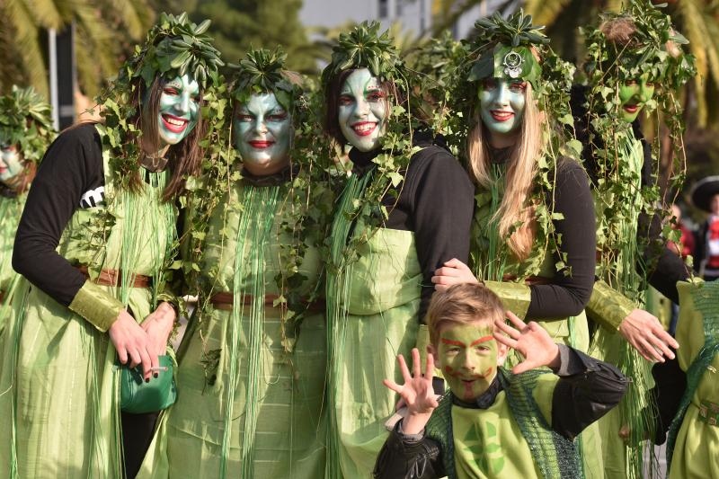 Karnevalska povorka krenula je s Branimirove obale prema Poluotoku. Photo: Dino Stanin/PIXSELL