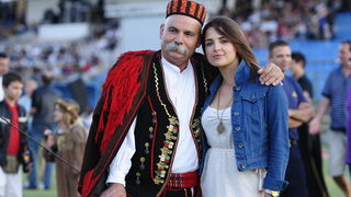 Sibenik, 030612.
Stadion Subicevac.
Veceras je odrzan humanitarni koncert “Sibenska srca za nasu dicu” na kojem su prikupljana sredstva za lijecenje djece oboljele od malignih bolesti. Koncert je vodila poznata glumica Doris Pincic, a nastupile su mnoge e Sibenik, 030612.
Stadion Subicevac.
Veceras je odrzan humanitarni koncert “Sibenska srca za nasu dicu” na kojem su prikupljana sredstva za lijecenje djece oboljele od malignih bolesti. Koncert je vodila poznata glumica Doris Pincic, a nastupile su mnoge e