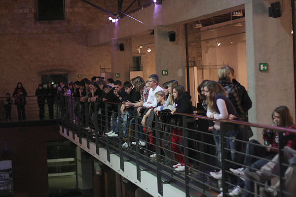 Image 1038897 (auto)