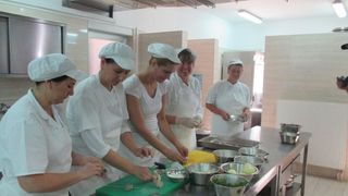 Renato Kraljev održao edukaciju kuhara u projektu “Riblja kašeta zdravlja” Renato Kraljev održao edukaciju kuhara u projektu “Riblja kašeta zdravlja”