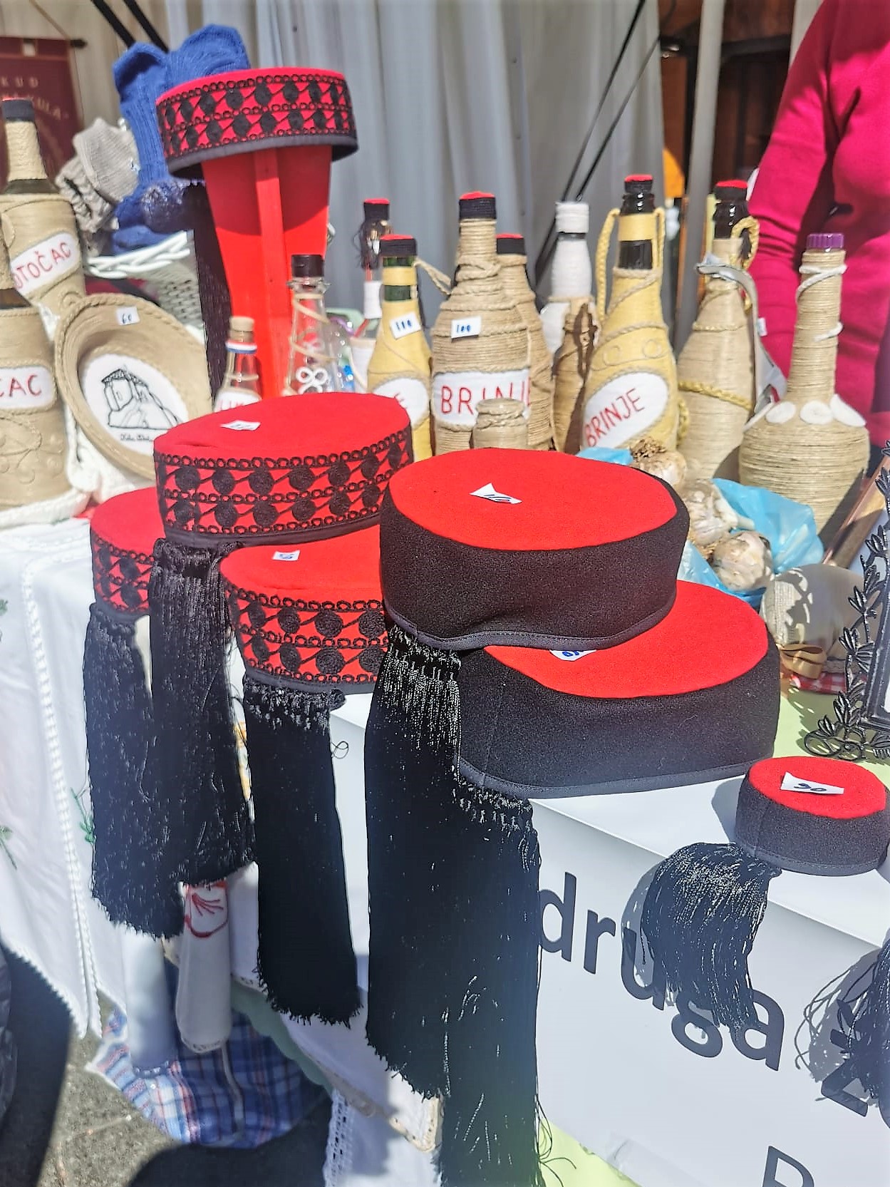 Posjetili smo manifestaciju Jesen u Lici Posjetili smo manifestaciju Jesen u Lici