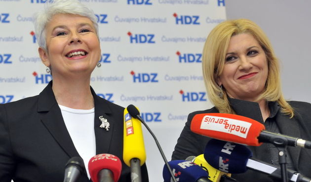 Zagreb, 131111.
Parlamentarni izbori 2011.
Konferencija za medije u sredisnjici HDZ-a na kojoj su Jadranka Kosor (HDZ) i Vesna Skare Ozbolt (DC) objavile da je potpisan sporazum izmedju HDZ-a i DC-a o pred i post izbornoj koaliciji.
Na slici: Jadranka Kos