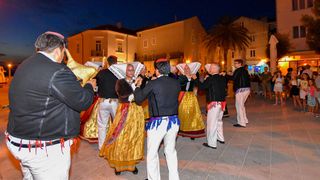 Etno večer s KUD Družina u Pagu Etno večer s KUD Družina u Pagu