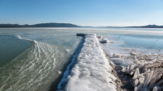 Debeli minusi i orkanska bura zaledili Vransko jezero Debeli minusi i orkanska bura zaledili Vransko jezero