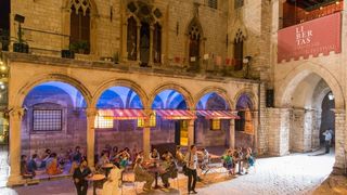 Kostimirana proba predstave Kafetarija prema djelu La bottega del caffe, jednoj od najuspješnijih komedija talijanskog komediografa Carla Goldonija