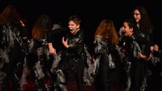 Premijera predstave “U sjeni” udruge “Igrajmo se” Premijera predstave “U sjeni” udruge “Igrajmo se”