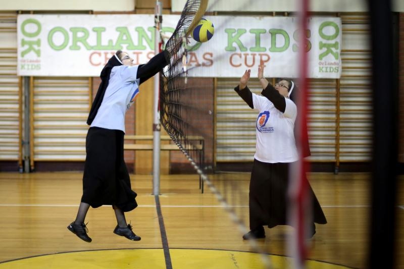 Zagreb: Sportske igre redovnica u OŠ Mato Lovrak. Photo: Goran Jakus/PIXSELL