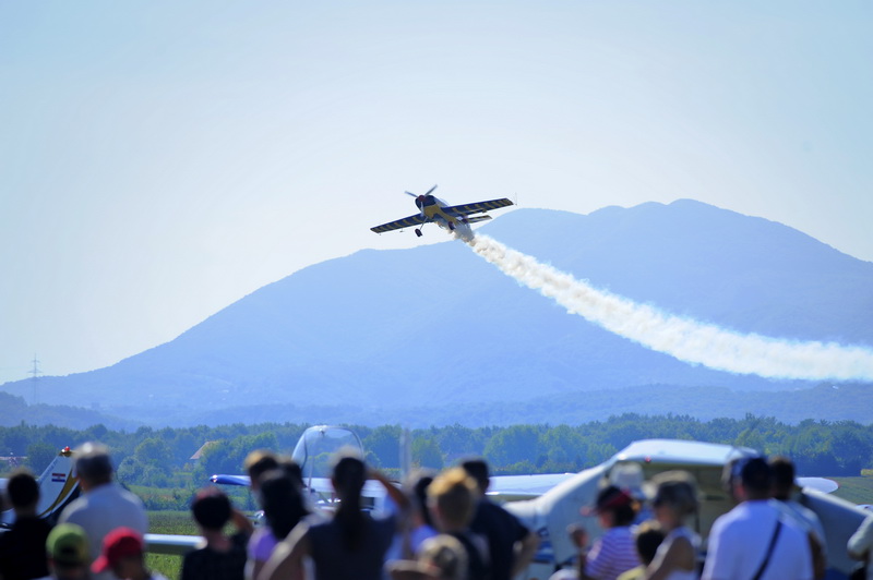 Zagreb, 030911.
Na aerodromu Lucko odrzan je XI. zagrebacki aeromiting.
Foto: Marko Miscevic / CROPIX Zagreb, 030911.
Na aerodromu Lucko odrzan je XI. zagrebacki aeromiting.
Foto: Marko Miscevic / CROPIX
