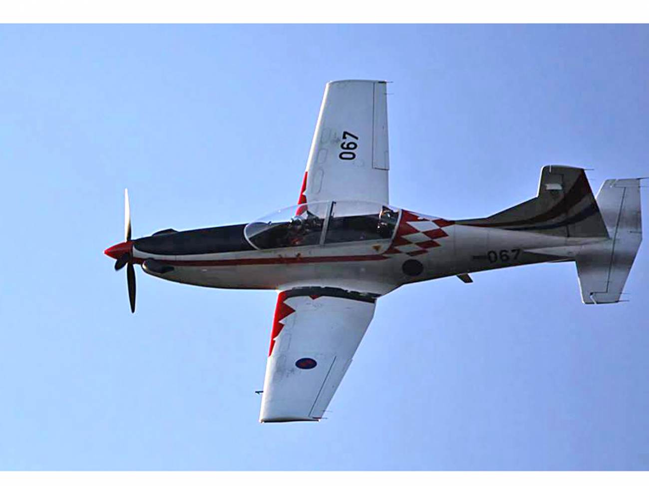 Akrobacije “Krila Oluje” iznad Šibenika, foto: Boris Stanić