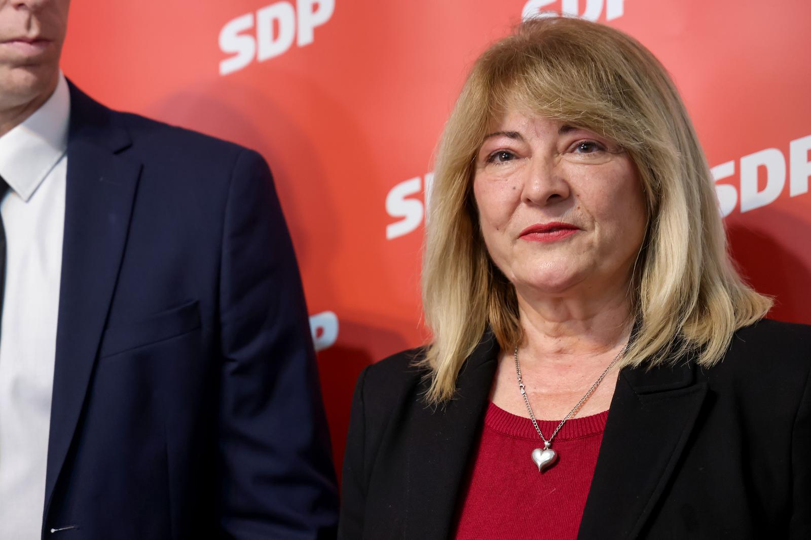 SDP predstavio kandidata za gradonačelnika, bit će to Daniel Radeta SDP predstavio kandidata za gradonačelnika, bit će to Daniel Radeta