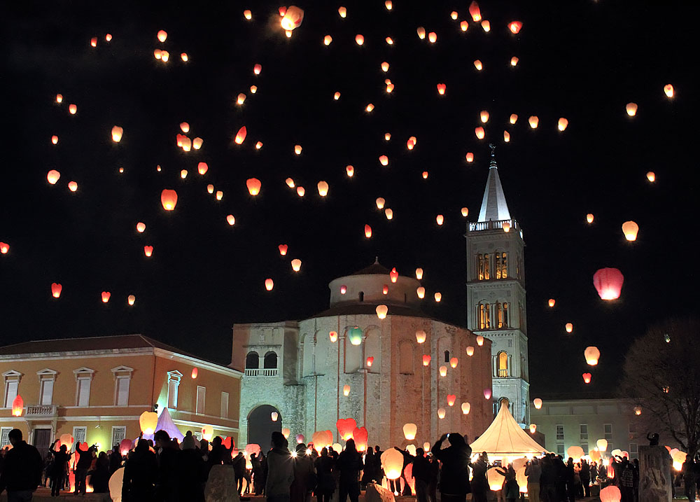 Svjetlosni spektakl “Zaželi ljubav”na zadarskom Forumu, Foto: Roberto Lerga Svjetlosni spektakl “Zaželi ljubav”na zadarskom Forumu, Foto: Roberto Lerga