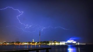 Grmljavinsko nevrijeme 11. rujna 2013. Foto: Filip Brala/PIXDELL Grmljavinsko nevrijeme 11. rujna 2013. Foto: Filip Brala/PIXDELL