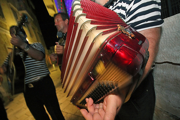 “Feštica srijedom” 27. lipnja 2012. (foto:Saša Čuka) “Feštica srijedom” 27. lipnja 2012. (foto:Saša Čuka)