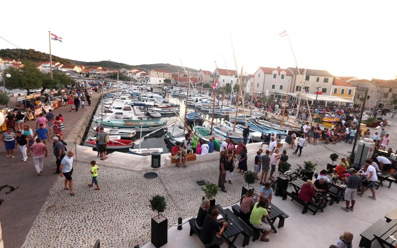 Betina: Održana 49. fešta od školjaka – Dan brganje. Photo: Duško Jaramaz/PIXSELL