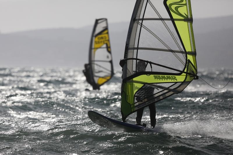 Zadar: Surferi uživaju u valovima koje je prouzročilo snažno jugo, Photo: Filip Brala/PIXSELL
