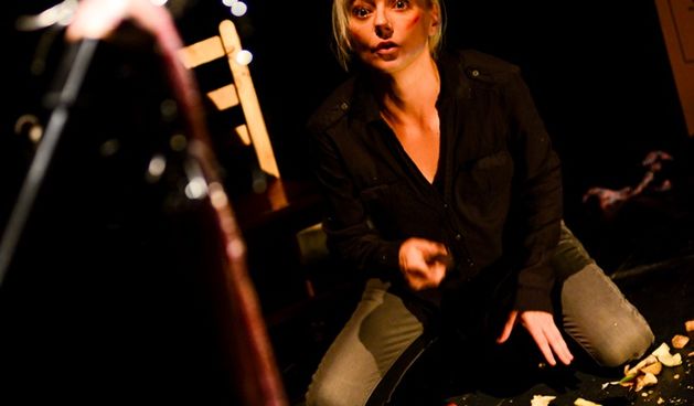 “Ana i Ona” naziv je predstave čijom je premijerom sinoć u zadarskom Kazalištu lutaka započela umjetnička revija pod nazivom “Nosi se Teatro Verrdi”.