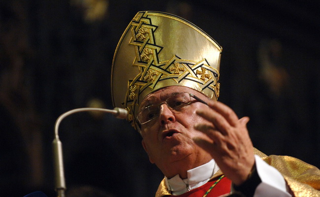 Zadar, 251209.
U prepunoj crkvi Sv. Stosije misu (polnocku) je predvodio zadarski nadbiskup Ivan Prendja.
Foto: Andrija Lucic / CROPIX