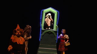 U Kazalištu lutaka Zadar odigrana je predstava “Čarobnjak iz Oza” u režiji Dražena Ferenčine. Foto: Iva Perinčić U Kazalištu lutaka Zadar odigrana je predstava “Čarobnjak iz Oza” u režiji Dražena Ferenčine. Foto: Iva Perinčić