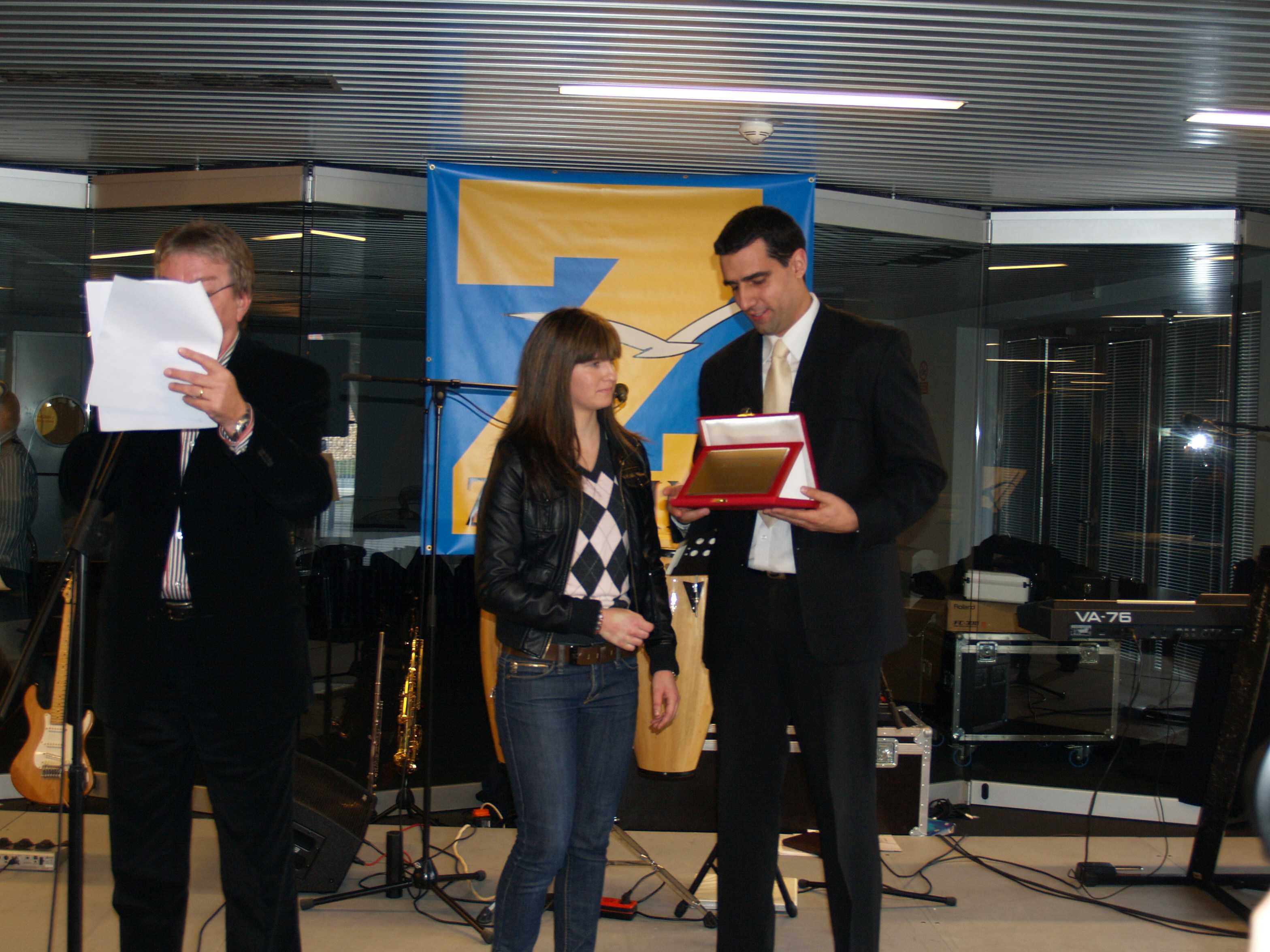 OLYMPUS DIGITAL CAMERA OLYMPUS DIGITAL CAMERA