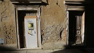 06.11.2013., Zadar – Dotrajale fasade na zgradama u centru grada. Photo: Filip Brala/PIXSELL 06.11.2013., Zadar – Dotrajale fasade na zgradama u centru grada. Photo: Filip Brala/PIXSELL