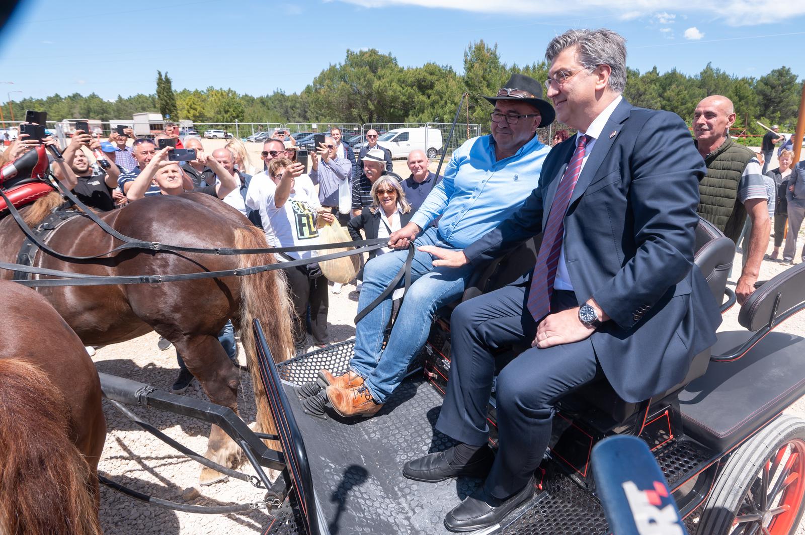 Plenković i EU kandidati HDZ-a na Benkovačkom sajmu