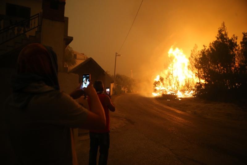 Žrnovnica: Vatra je sve bliže Splitu, nebo je prekriveno dimom Žrnovnica: Vatra je sve bliže Splitu, nebo je prekriveno dimom