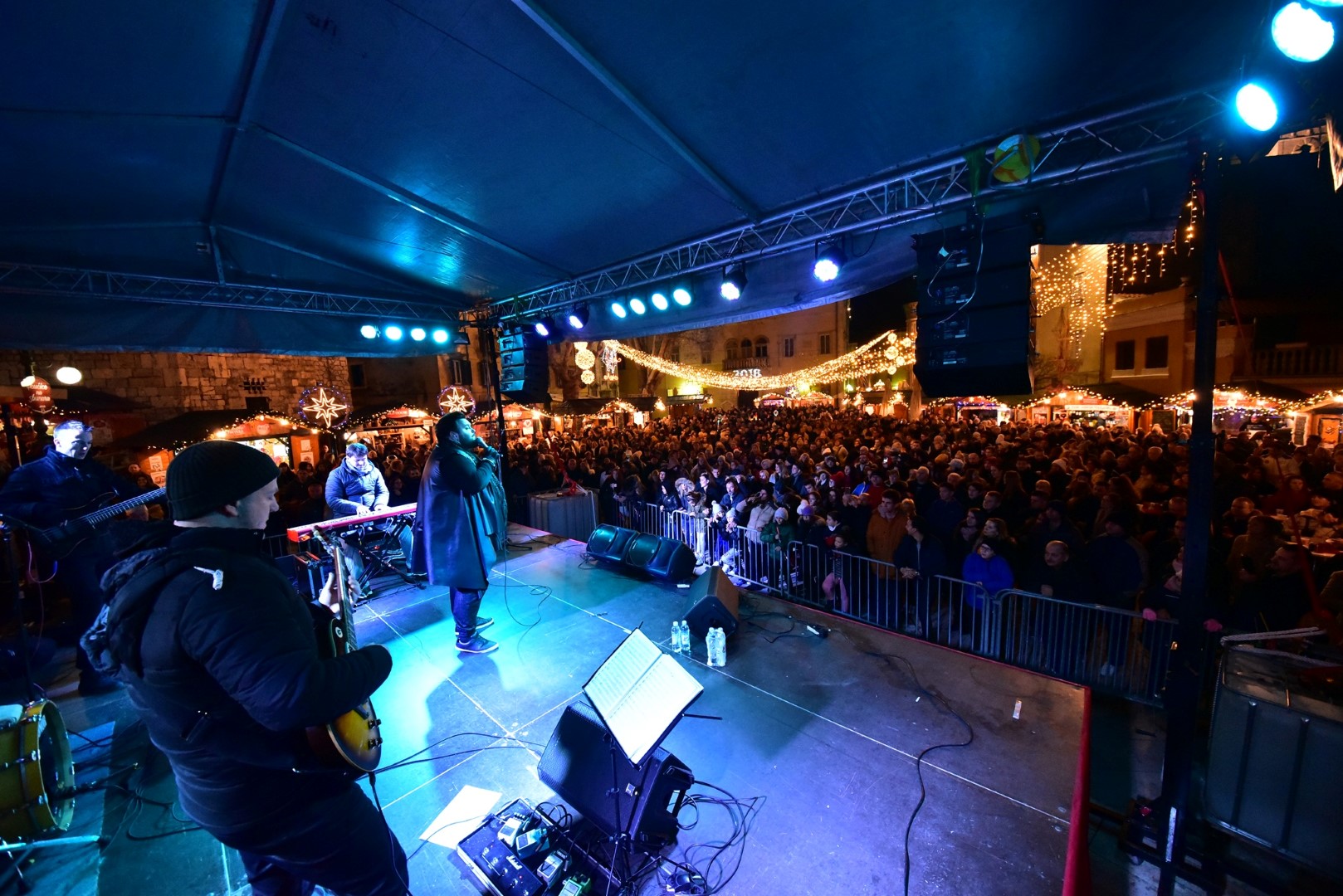 Advent u Zadru: Jaques Houdek osvojio zadarsku publiku Advent u Zadru: Jaques Houdek osvojio zadarsku publiku