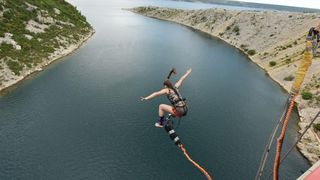 Mario Možnik otvorio bungee jumping sezonu na Masleničkom mostu, Photo: Hrvoje Jelavic/PIXSELL