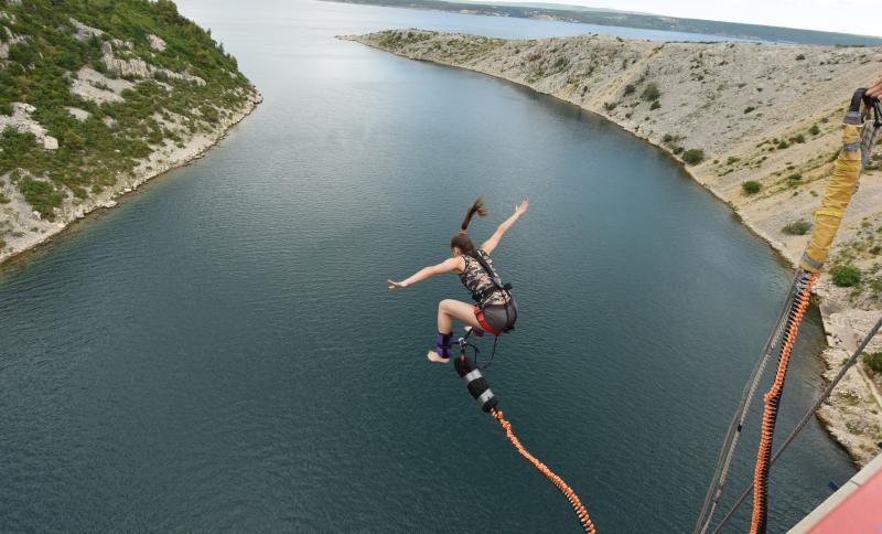 Mario Možnik otvorio bungee jumping sezonu na Masleničkom mostu, Photo: Hrvoje Jelavic/PIXSELL