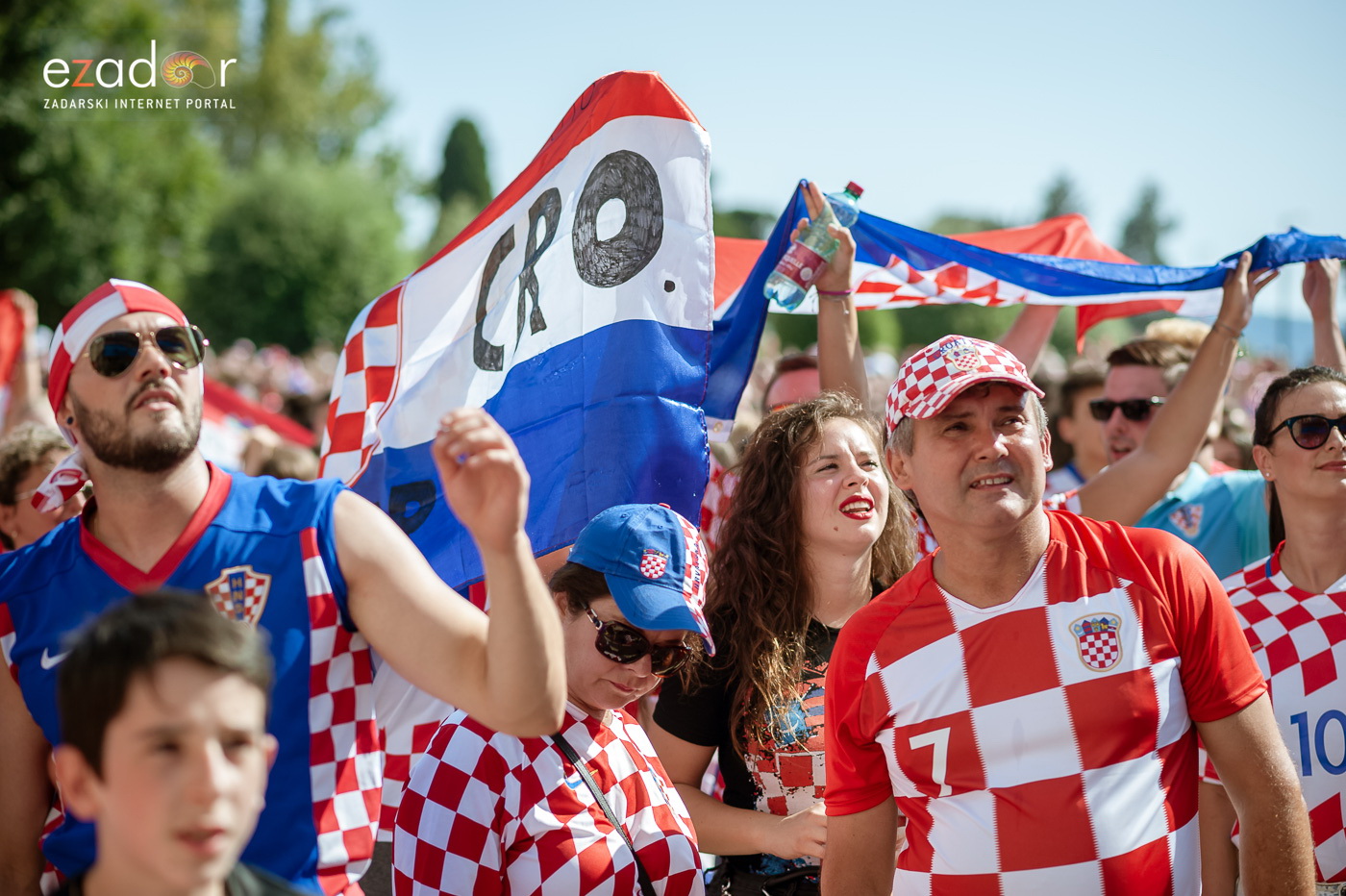 Navijačko ludilo u Zadru za vrijeme i nakon finala Svjetskog prvenstva Navijačko ludilo u Zadru za vrijeme i nakon finala Svjetskog prvenstva