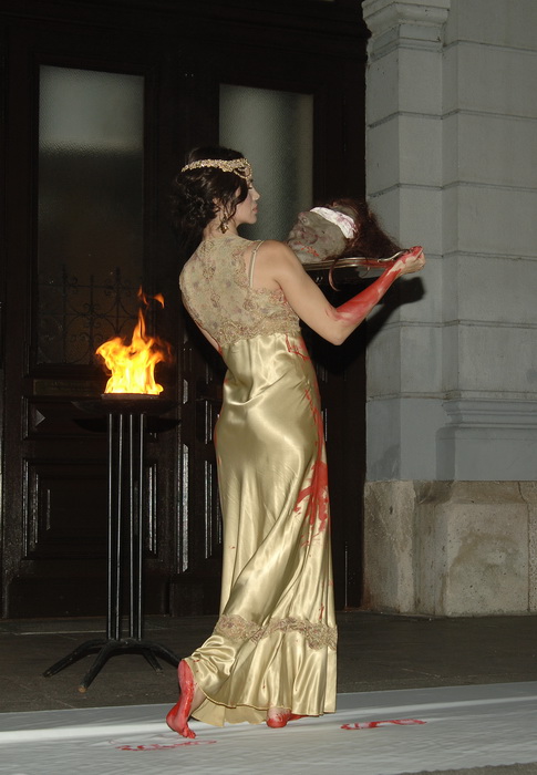 Zagreb, 160910.
Otvorenje izlozbe Dimitrija Popovica SALOMA u muzeju Mimara. U programu otvorenja sudjelovala je Severina.
na fotograiji: Severina kao Salome.
Foto: Zeljko Grgic / CROPIX Zagreb, 160910.
Otvorenje izlozbe Dimitrija Popovica SALOMA u muzeju Mimara. U programu otvorenja sudjelovala je Severina.
na fotograiji: Severina kao Salome.
Foto: Zeljko Grgic / CROPIX