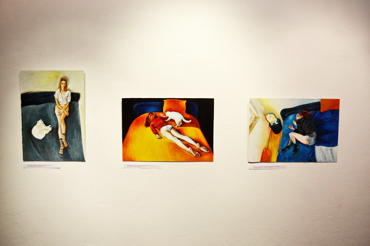 U galeriji Kninskog muzeja otvorena izložba slika “Autoportreti” Marine Ćorić