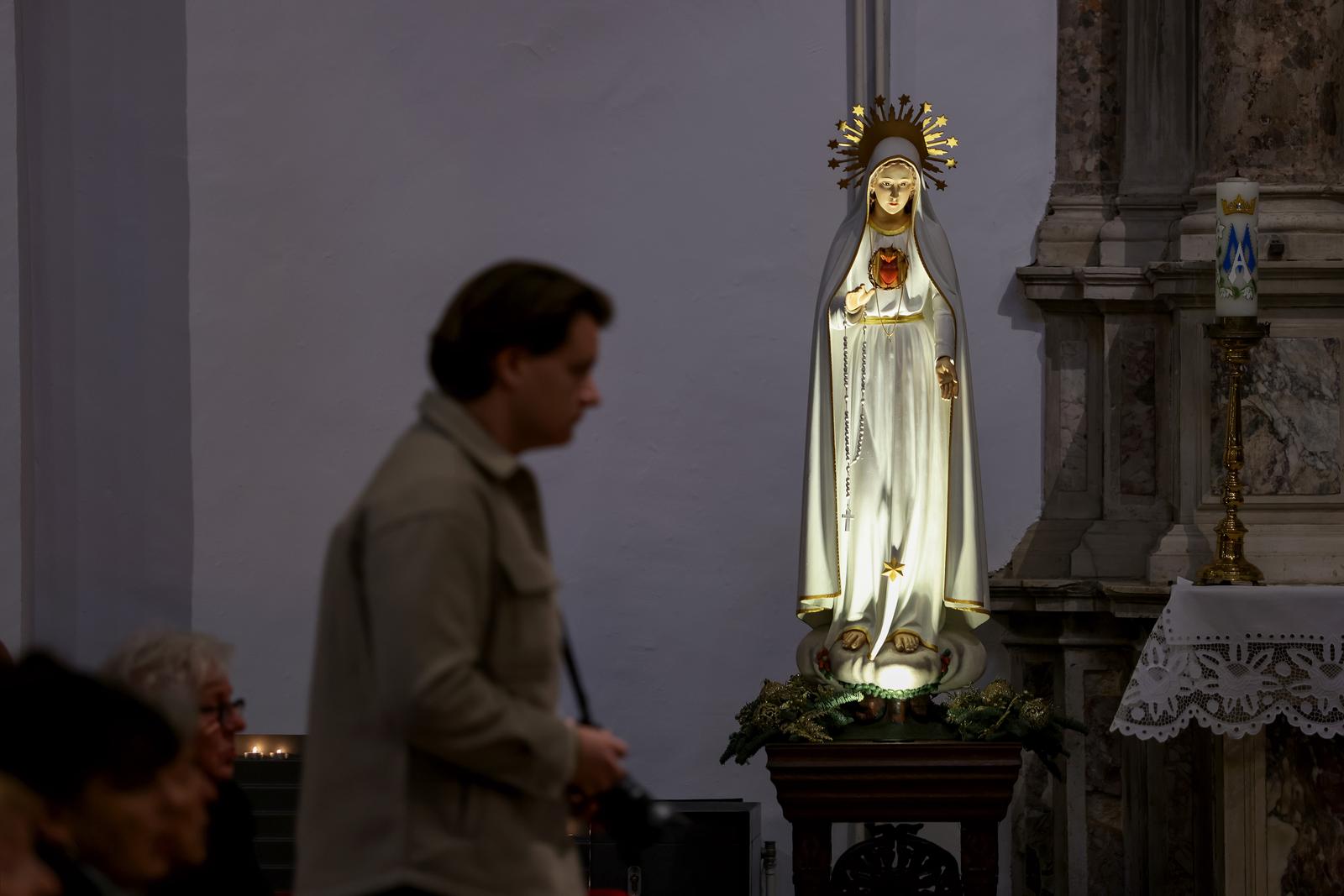 Nadbiskup Milan Zgrablić predvodio je misu na Božić u katedrali svete Stošije