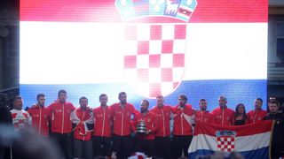 Zlatne tenisače na Trgu bana Josipa Jelačića dočekale tisuće navijača Zlatne tenisače na Trgu bana Josipa Jelačića dočekale tisuće navijača