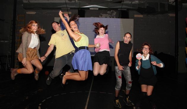 Ususret novoj sezoni u HNK Zadar u srijedu, 25. rujna s početkom u 20 sati premijerno će biti izvedena predstava SASVIM SAM POPUBERTETIO,  u produkciji  HNK ZADAR u suradnji s kazališnom udrugom “Igrajmo se” Zadar.  Autorica teksta je Sanja Pilić, a redat