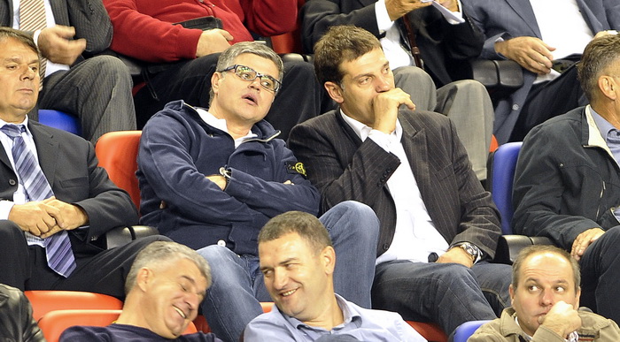 Split, 300910.
Stadion Poljud.
Nogometna utakmica drugog kola Europske lige,
Hajduk – Anderlecht.
Na fotografiji: Slaven Bilic i Aljosa Asanovic.
Foto: Josko Ponos / CROPIX Split, 300910.
Stadion Poljud.
Nogometna utakmica drugog kola Europske lige,
Hajduk – Anderlecht.
Na fotografiji: Slaven Bilic i Aljosa Asanovic.
Foto: Josko Ponos / CROPIX