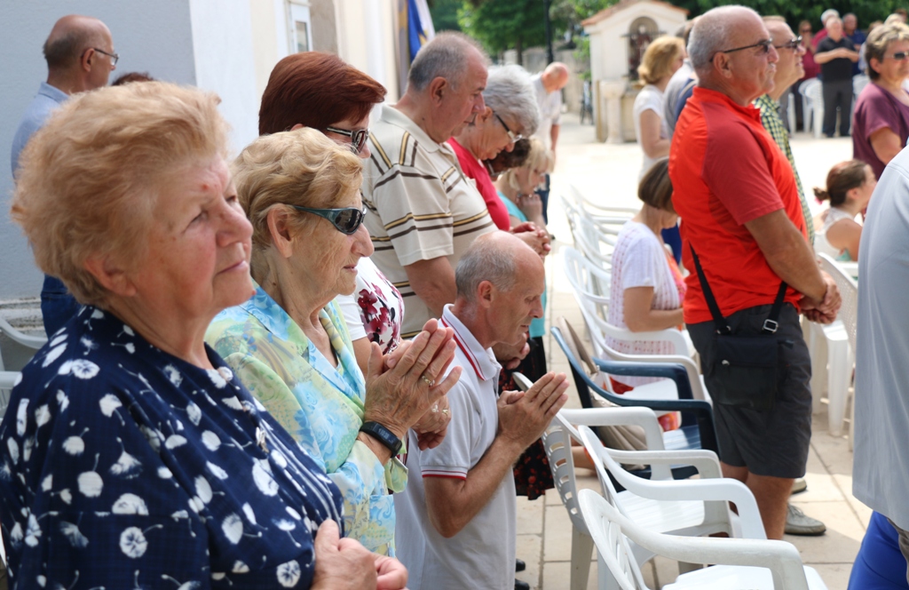 Tradicionalna procesija Tijelova ulicama Vira Tradicionalna procesija Tijelova ulicama Vira