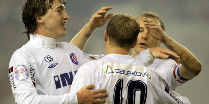 Split, 211109.
Stadion Poljud.
Utakmica 15. kolo 1.HNL T-com izmedju NK Hajduk – NK Croatia Sesvete.
Na fotografiji: slavlje igraca Hajduka nakon postignutog gola.
Foto: Ante Cizmic / CROPIX Split, 211109.
Stadion Poljud.
Utakmica 15. kolo 1.HNL T-com izmedju NK Hajduk – NK Croatia Sesvete.
Na fotografiji: slavlje igraca Hajduka nakon postignutog gola.
Foto: Ante Cizmic / CROPIX