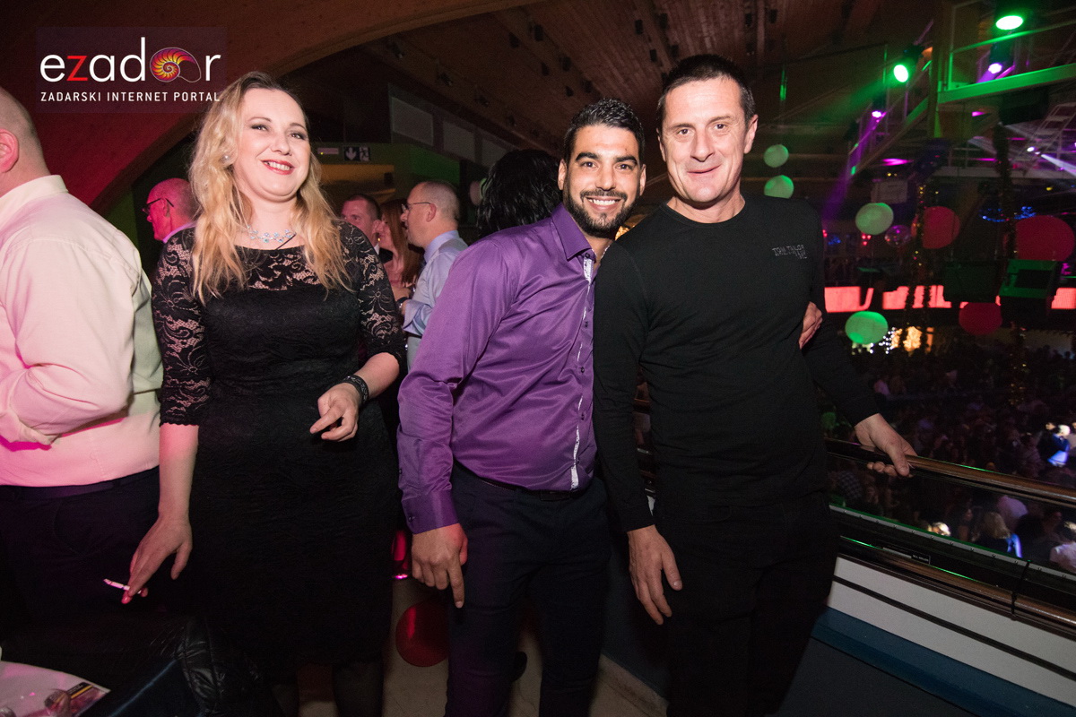 Ludnica u Saturnusu: Najbolji doček u svemiru i šire Ludnica u Saturnusu: Najbolji doček u svemiru i šire