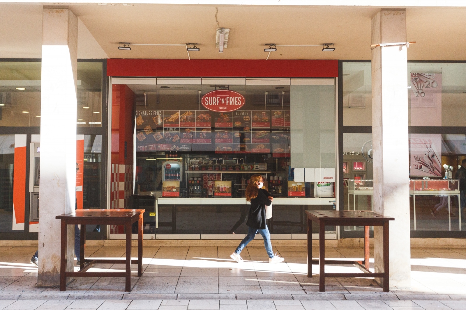 Zatvorene butige i poluprazan zadarski Poluotok Zatvorene butige i poluprazan zadarski Poluotok